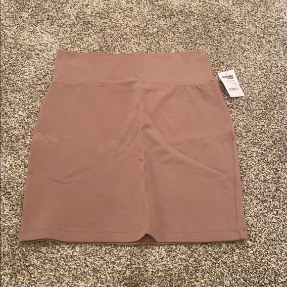 Short Pencil Skirt - Picture 1 of 2